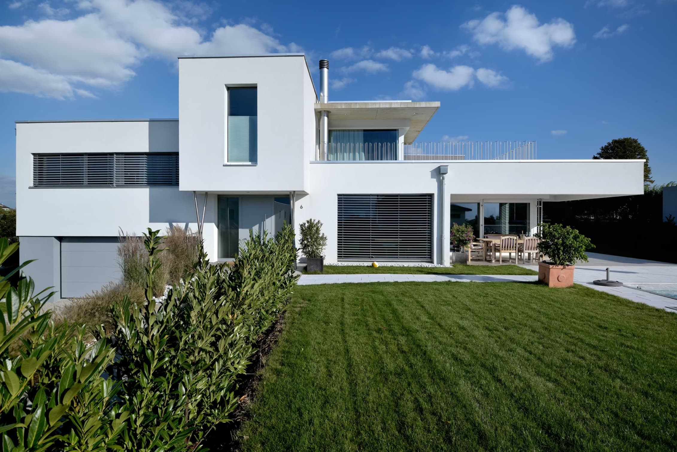 Villa 6 overview